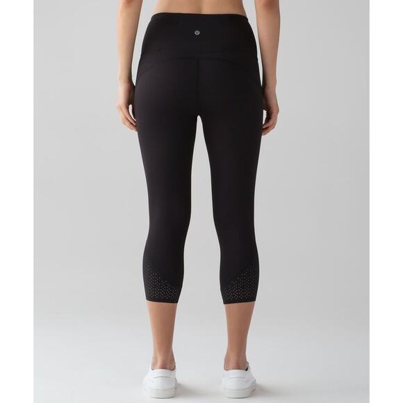 Lululemon Anew Crop (21") Black Size 8 - Picture 6 of 9